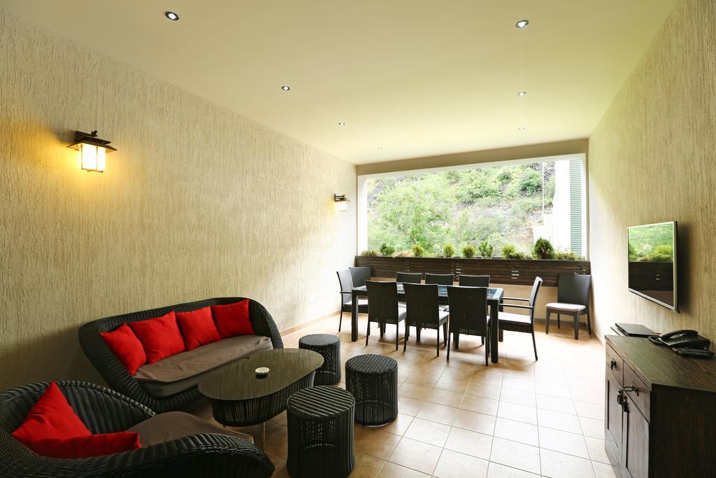 Ibiza Hotel&Spa Erévan Extérieur photo